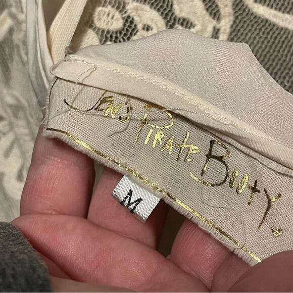 Jen's Pirate Booty Ara White Lace Long Sleeve Romper - Picture 4 of 5